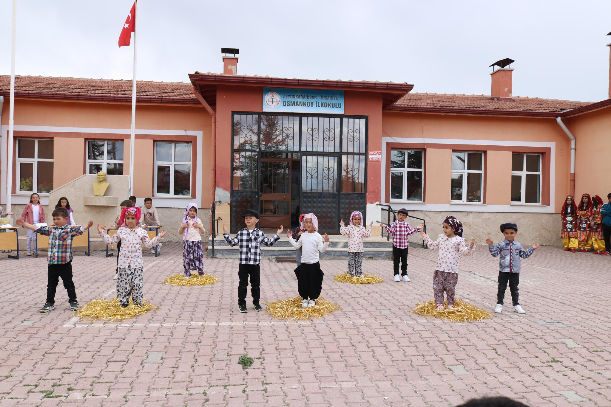 Kaymakam Bildirici Kermes ve Çiftçiler Günü Programına Katıldı