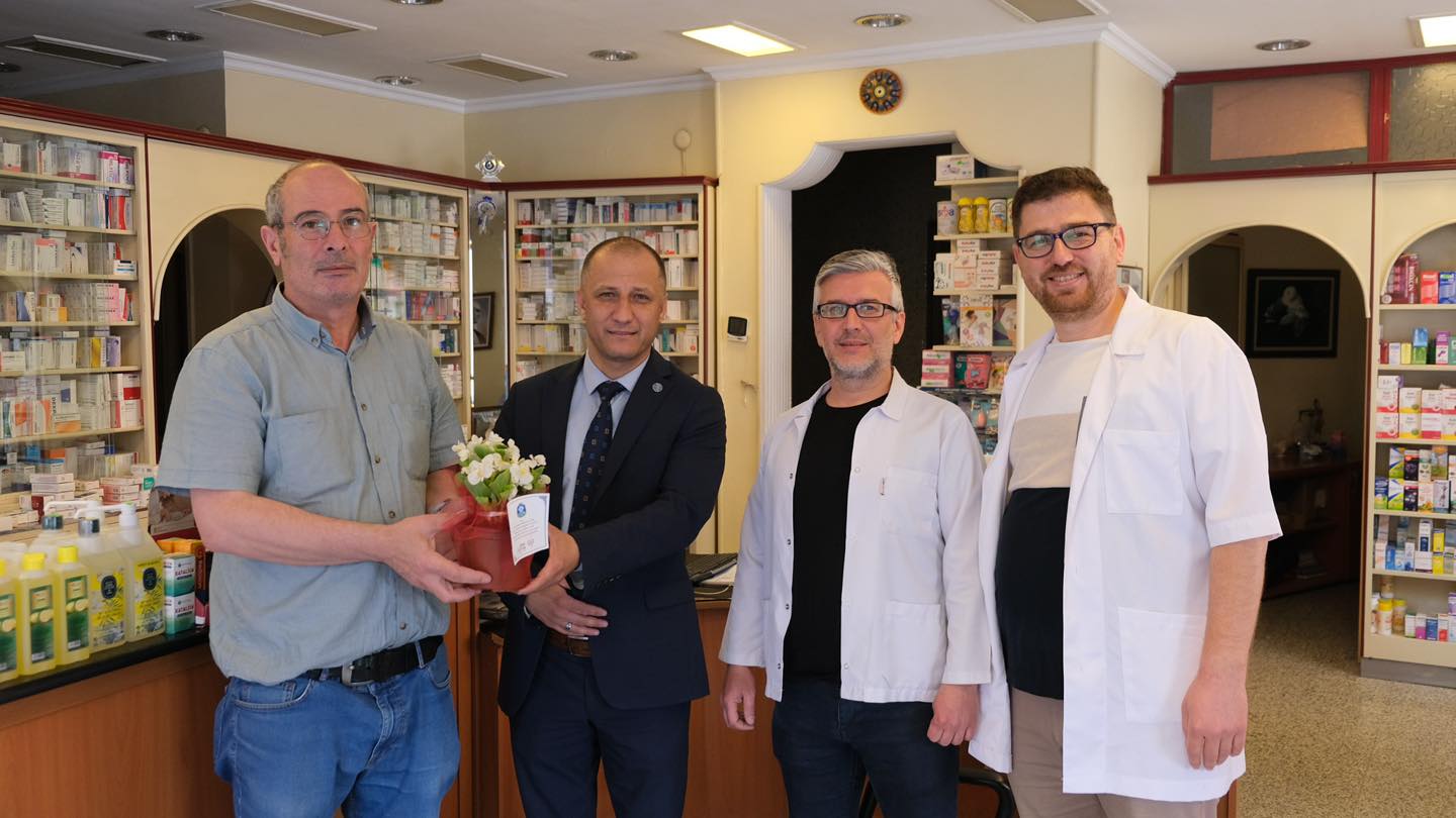 Sandıklı Belediyesi'nden  Eczacılar Günü Sürprizi