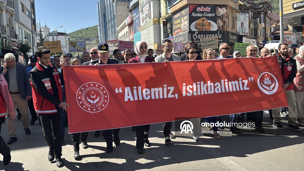 Vali Yiğitbaşı'ndan Afyonkarahisar'da Aile Yılı Hamlesi: Evlilikleri Kolaylaştıracak Adımlar Atıldı