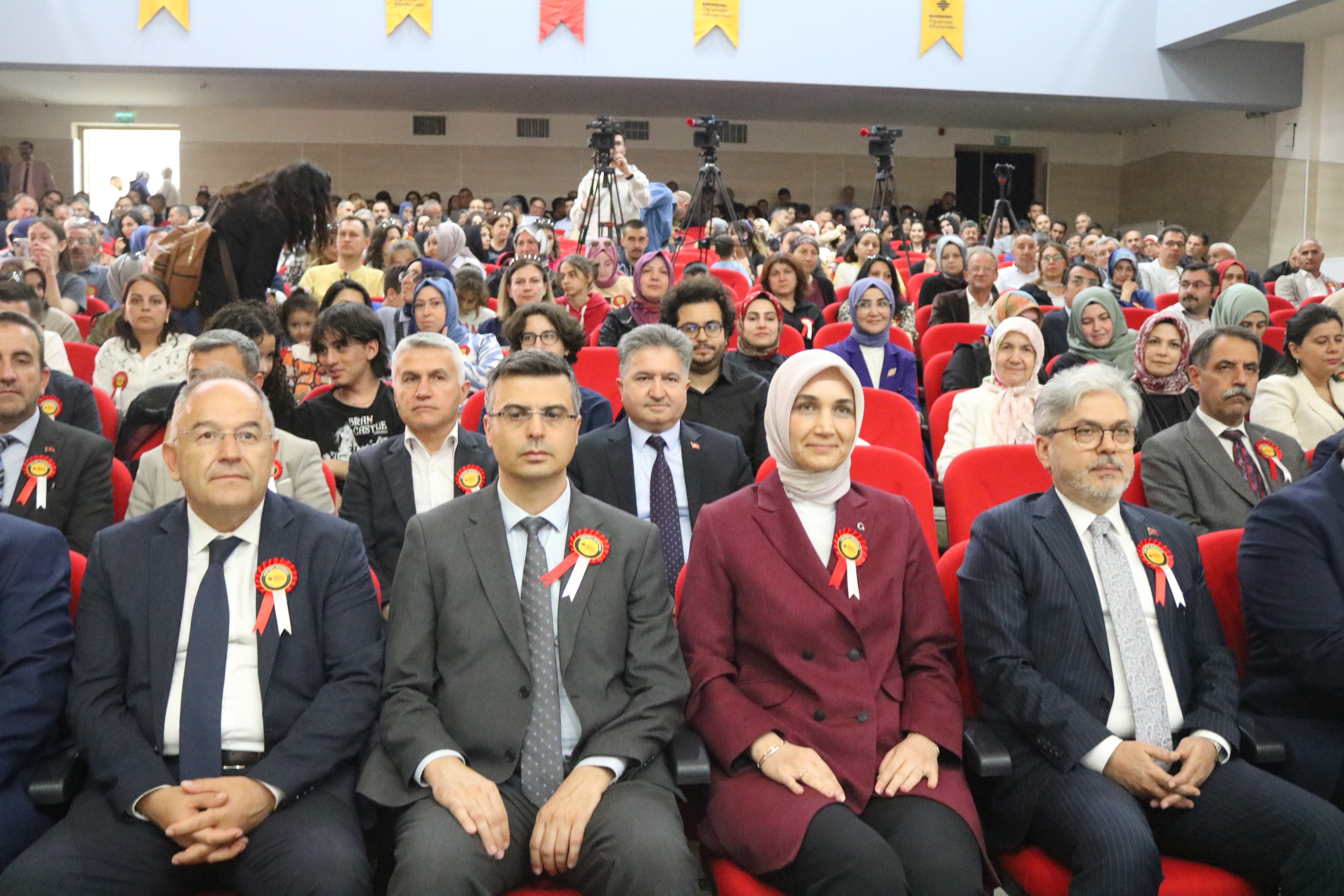 ÖĞRETMEN AKADEMİLERİ TAMAMLANDI