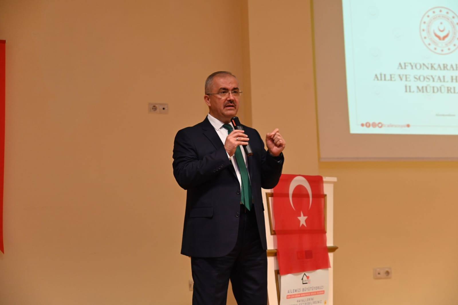 Koruyucu Aile Sistemi Emirdağ’da Anlatıldı