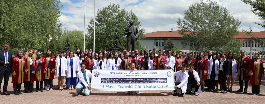 AFSÜ Eczacılık Fakültesi’nde Beyaz Önlük Heyecanı