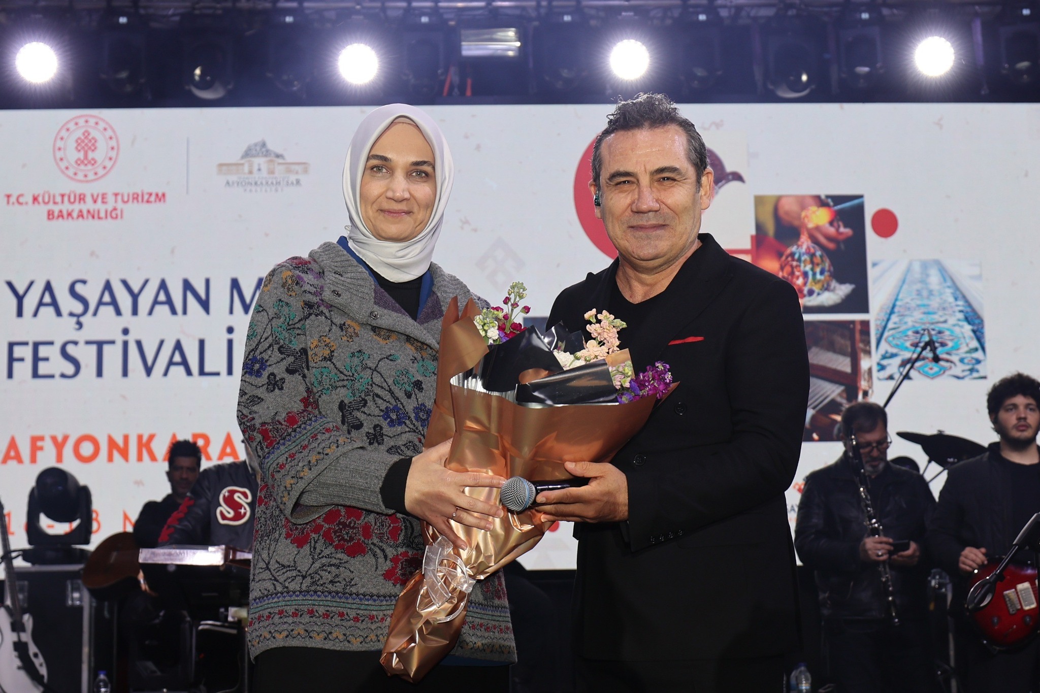 Vali Yiğitbaşı, Yaşayan Miras Festivali'nde Ferhat Göçer Konserine Katıldı