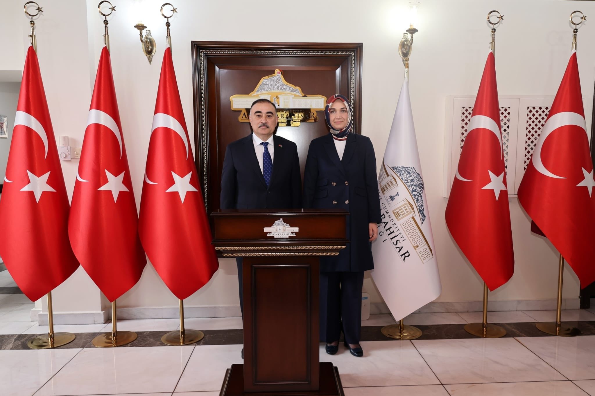 Vali Yiğitbaşı, Azerbaycan Büyükelçisi Mehmedov'u Kabul Etti