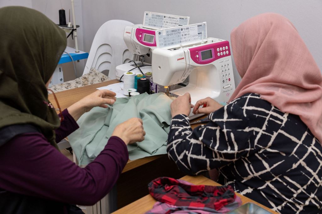 BELEDİYEDEN GENÇLERE VE KADINLARA TAM DESTEK