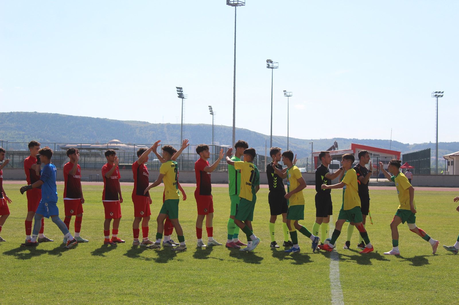 Gençlerin Şampiyonluk Mesaisi Afyon'da Zirveye Ulaşıyor! Final Günü Heyecanı Zafer Stadyumu’nda Yaşanacak