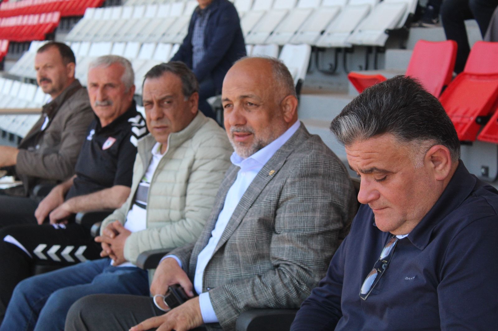 Gençlerin Şampiyonluk Mesaisi Afyon'da Zirveye Ulaşıyor! Final Günü Heyecanı Zafer Stadyumu’nda Yaşanacak