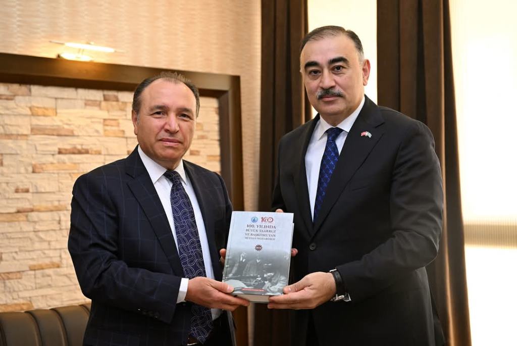 AZERBAYCAN'IN ANKARA BÜYÜKELÇİSİ DR. RESHAD MEMMEDOV'DAN AKÜ'YE ZİYARET