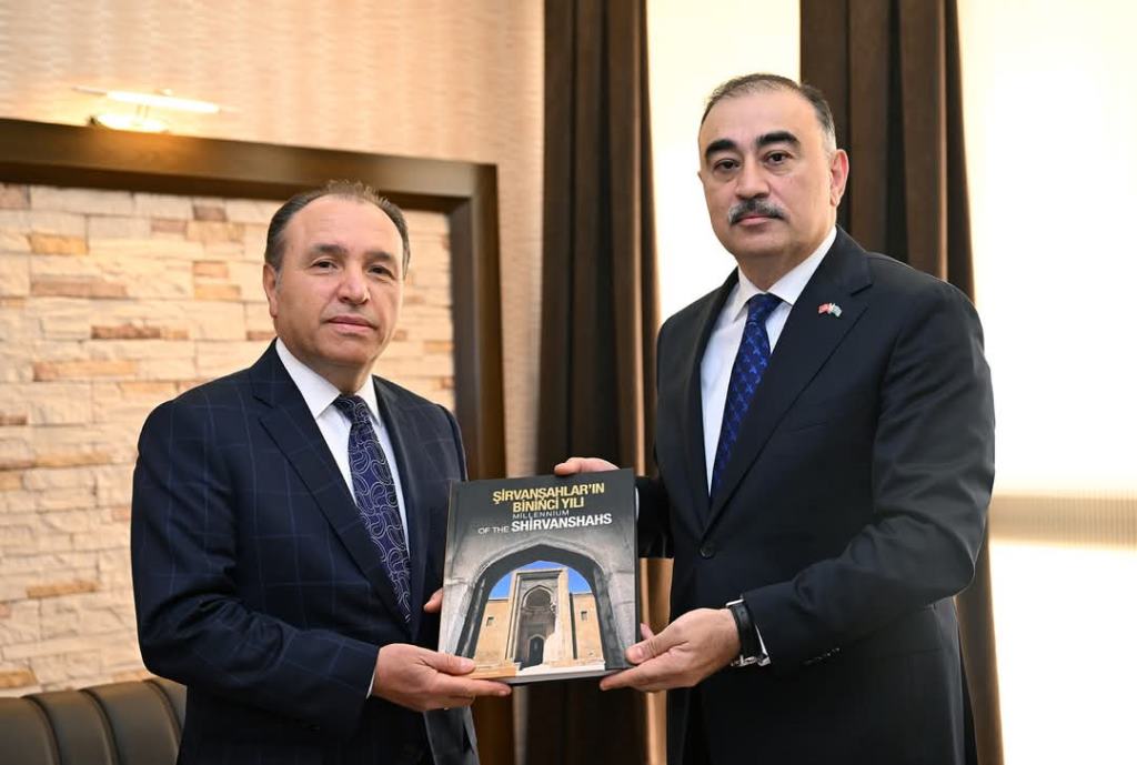 AZERBAYCAN'IN ANKARA BÜYÜKELÇİSİ DR. RESHAD MEMMEDOV'DAN AKÜ'YE ZİYARET