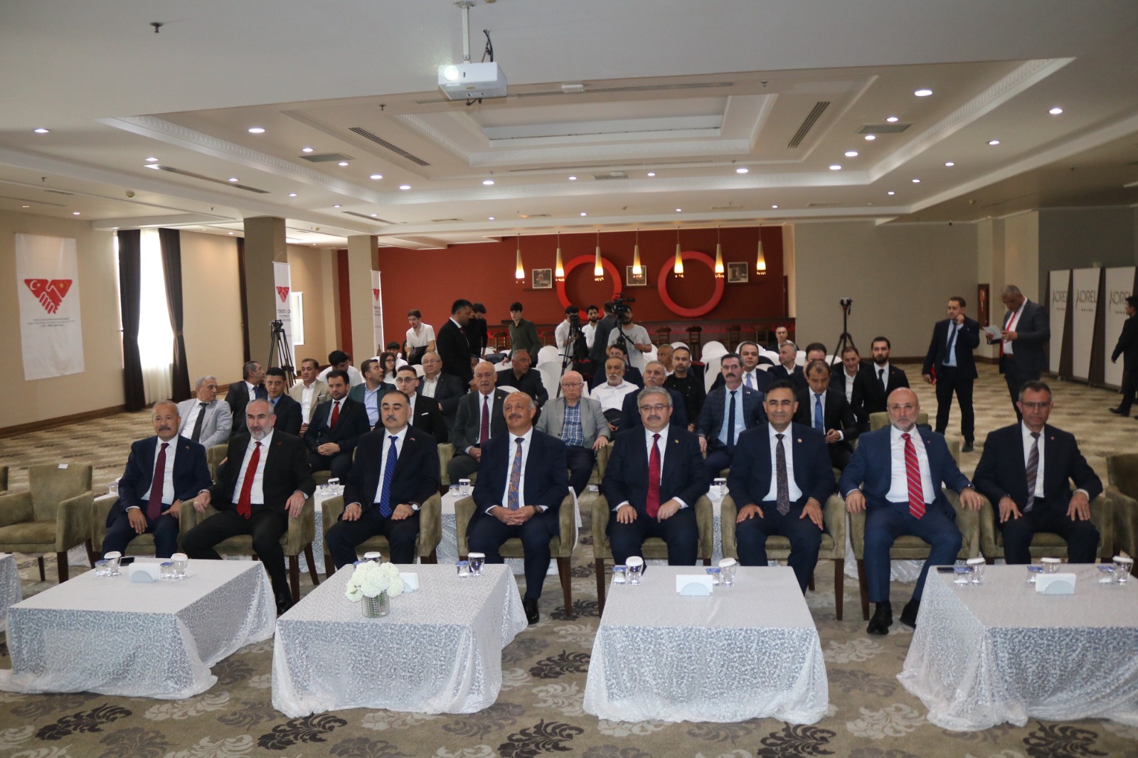 TÜRKİYE-AZERBAYCAN İŞ BİRLİĞİ PANELİ  AZERBAYCAN-TÜRKİYE STRATEJİK ORTAKLIĞI AFYONKARAHİSAR'DA KONUŞULDU