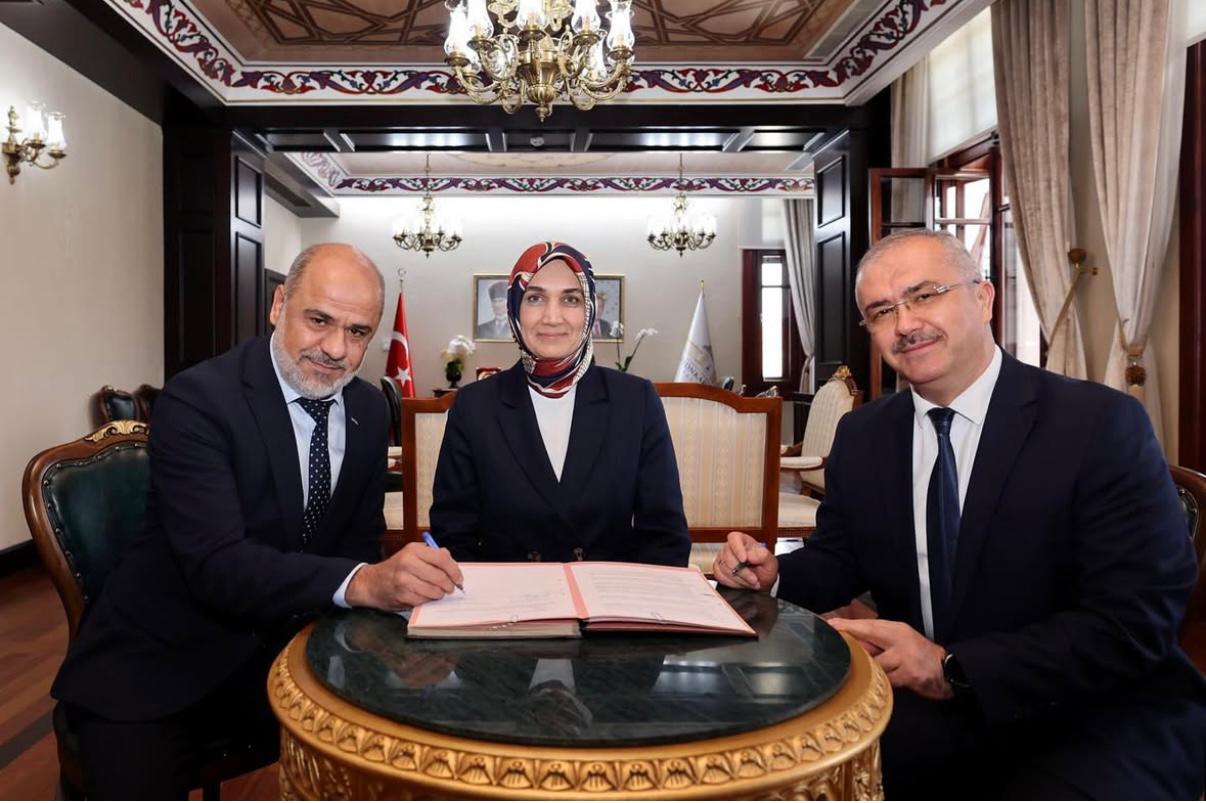 Valilik ve MÜSİAD’tan Aile Yılına Anlamlı Destek!  Afyonkarahisar’da Genç Çiftlere Evlilik İndirimi Kampanyası Başlatıldı