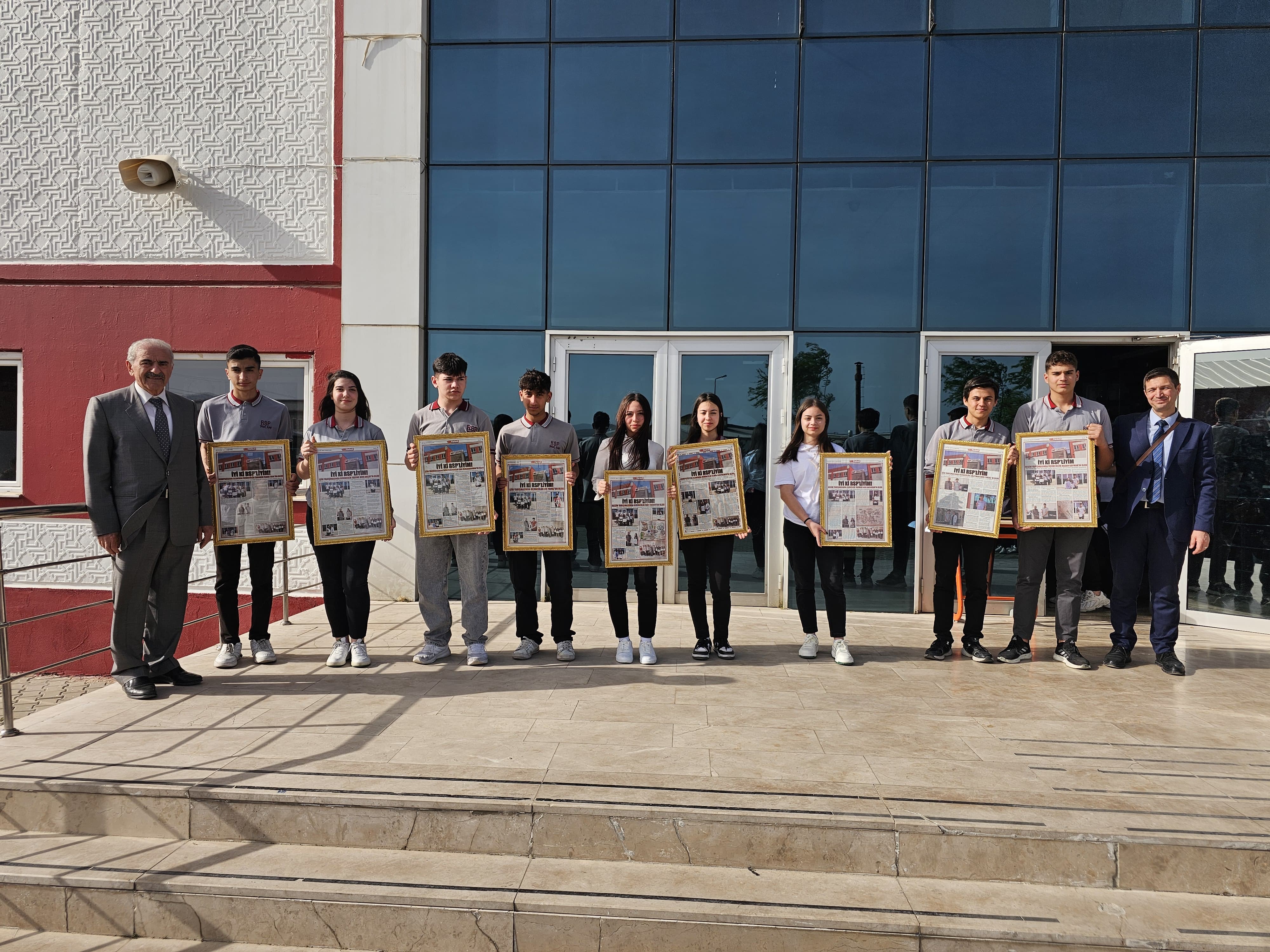 Satrançta Strateji, Kalemde İlham Kazandı!  RSP Teknik Koleji'nde Satrançta ve Sanatta Ödüller Sahiplerini Buldu