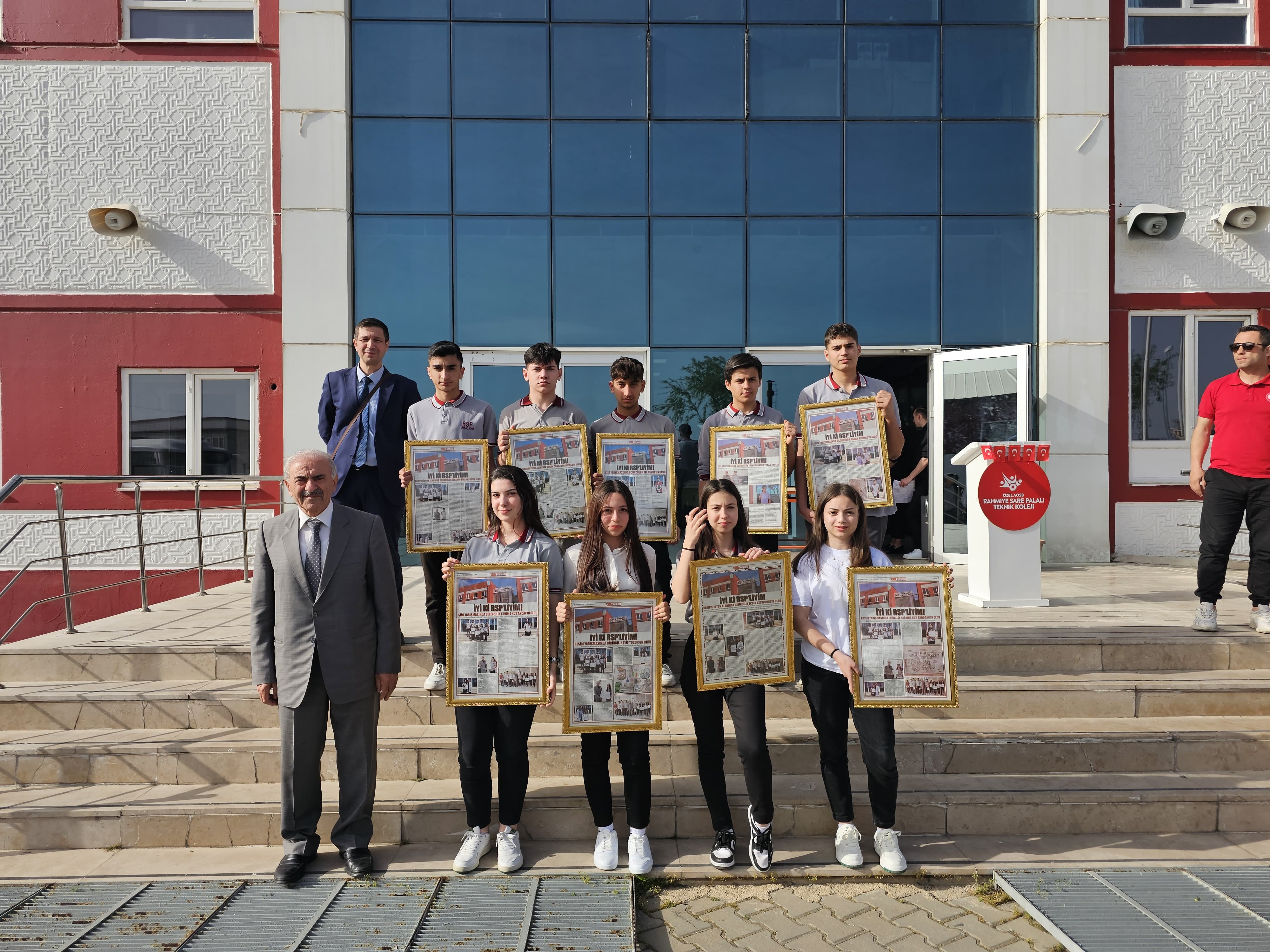 Satrançta Strateji, Kalemde İlham Kazandı!  RSP Teknik Koleji'nde Satrançta ve Sanatta Ödüller Sahiplerini Buldu