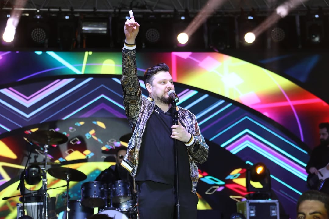 Vali Yiğitbaşı, Tarih ve Müzik Dolu Geceye Katıldı!  Ayazini’de Ekin Uzunlar Konseriyle Festival Coşkusu Zirveye Ulaştı