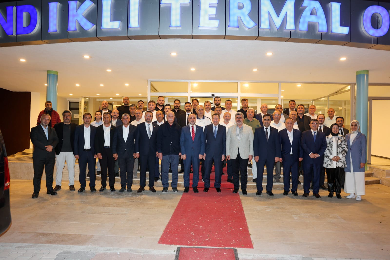 BAŞKAN GÖKÇEK SANDIKLI’DA AK PARTİ BELEDİYE BAŞKANLARIYLA BULUŞTU
