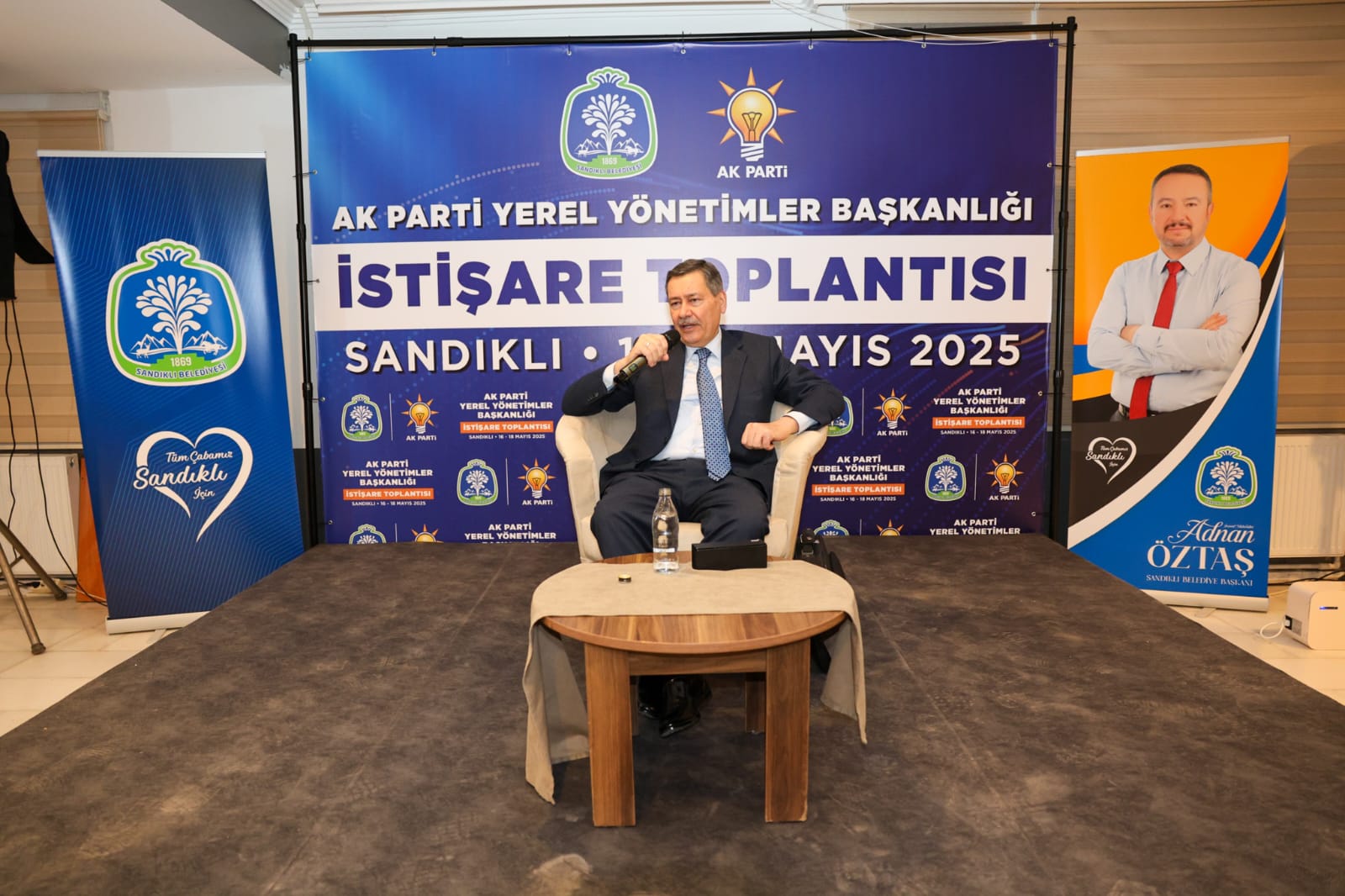 BAŞKAN GÖKÇEK SANDIKLI’DA AK PARTİ BELEDİYE BAŞKANLARIYLA BULUŞTU