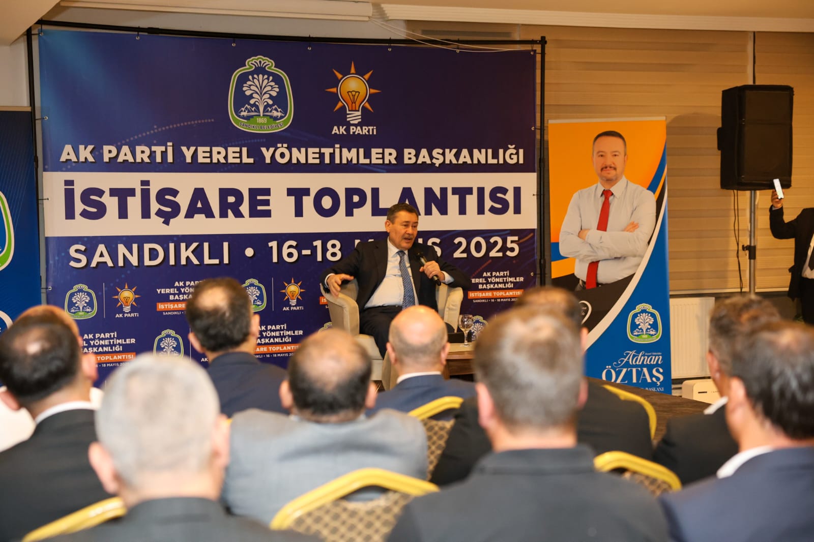 BAŞKAN GÖKÇEK SANDIKLI’DA AK PARTİ BELEDİYE BAŞKANLARIYLA BULUŞTU