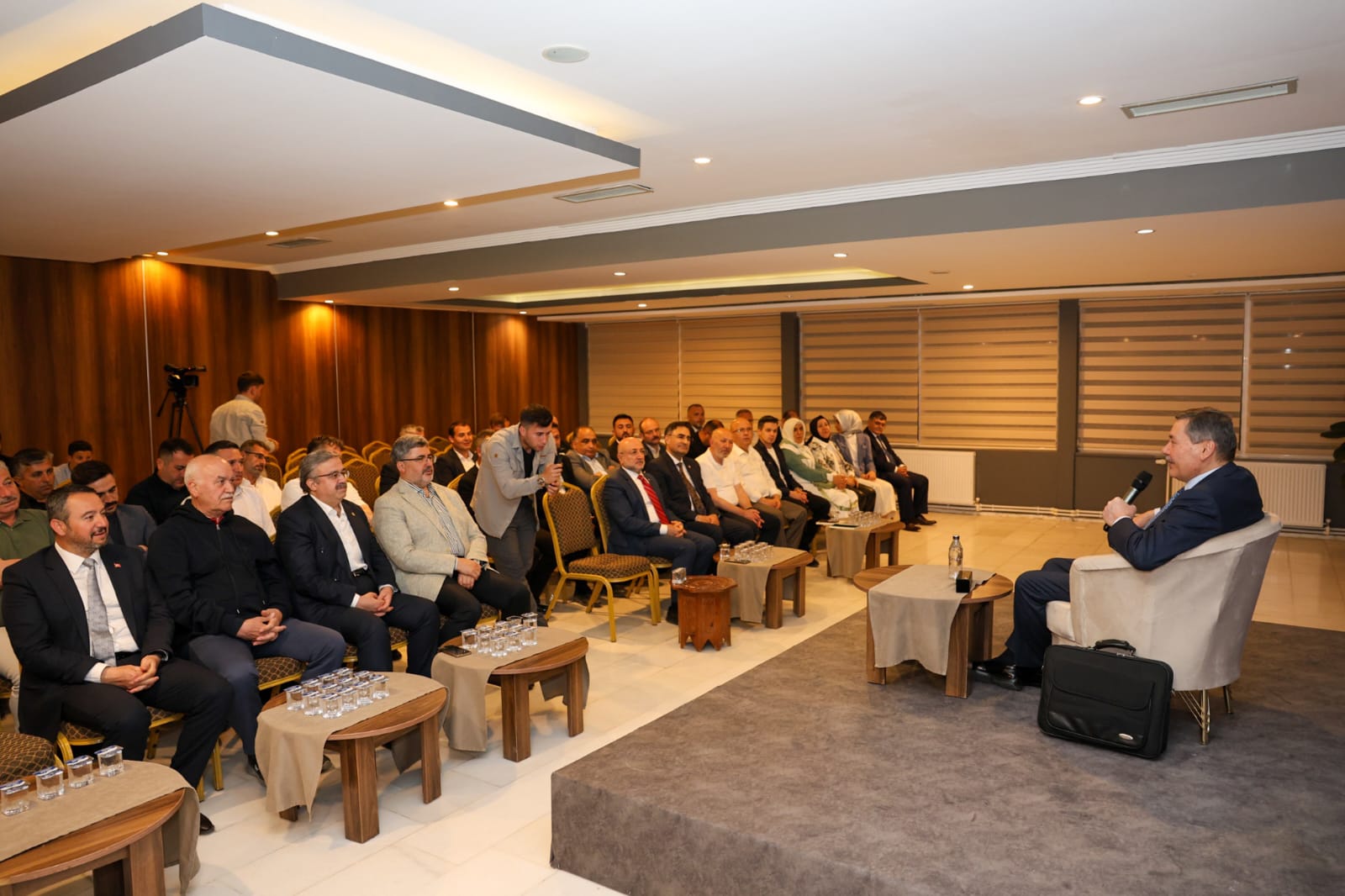BAŞKAN GÖKÇEK SANDIKLI’DA AK PARTİ BELEDİYE BAŞKANLARIYLA BULUŞTU