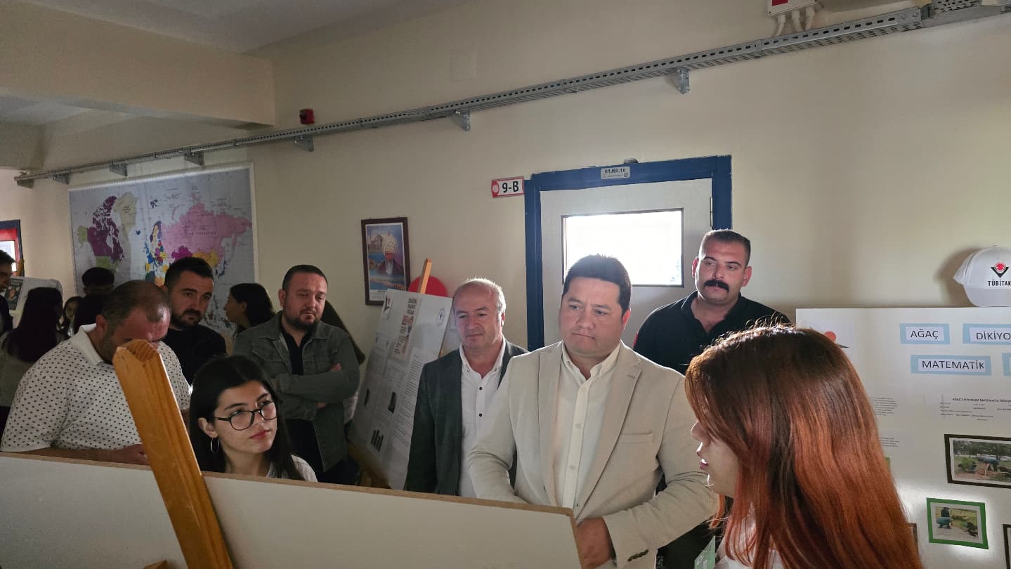 Başkan Derviş Aynacı, Genç Bilim İnsanlarının Heyecanına Ortak Oldu