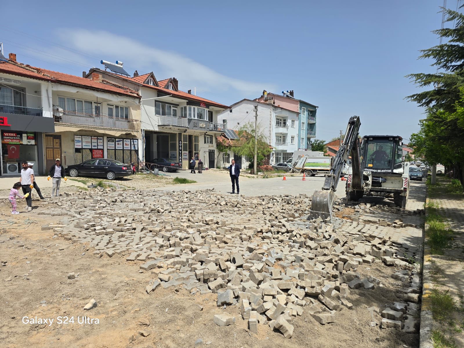 Sinanpaşa Çarşısı Yepyeni Bir Görünüme Kavuşuyor! Altyapı Çalışmaları Başladı