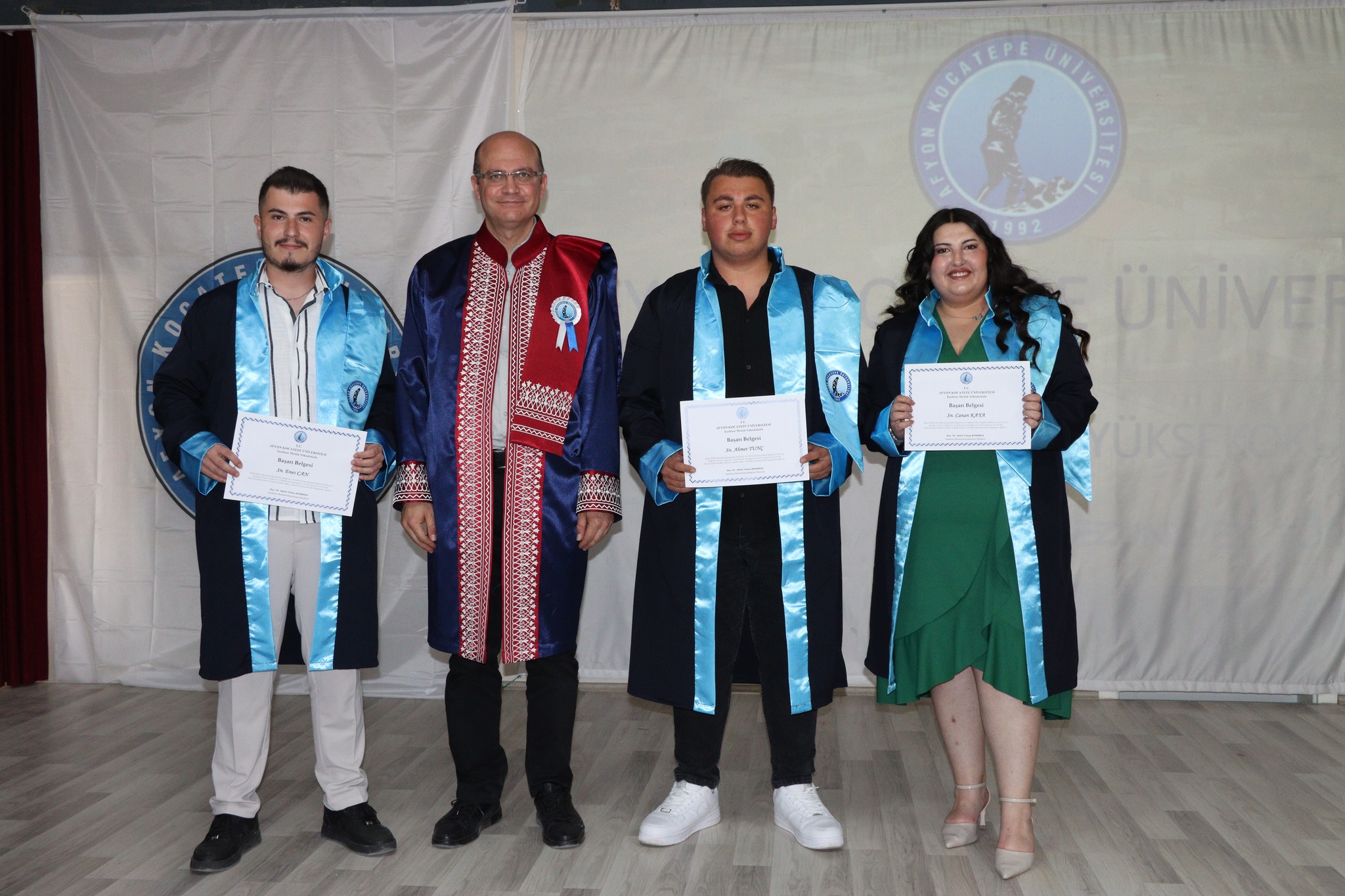 İscehisar MYO'da Mezuniyet Coşkusu