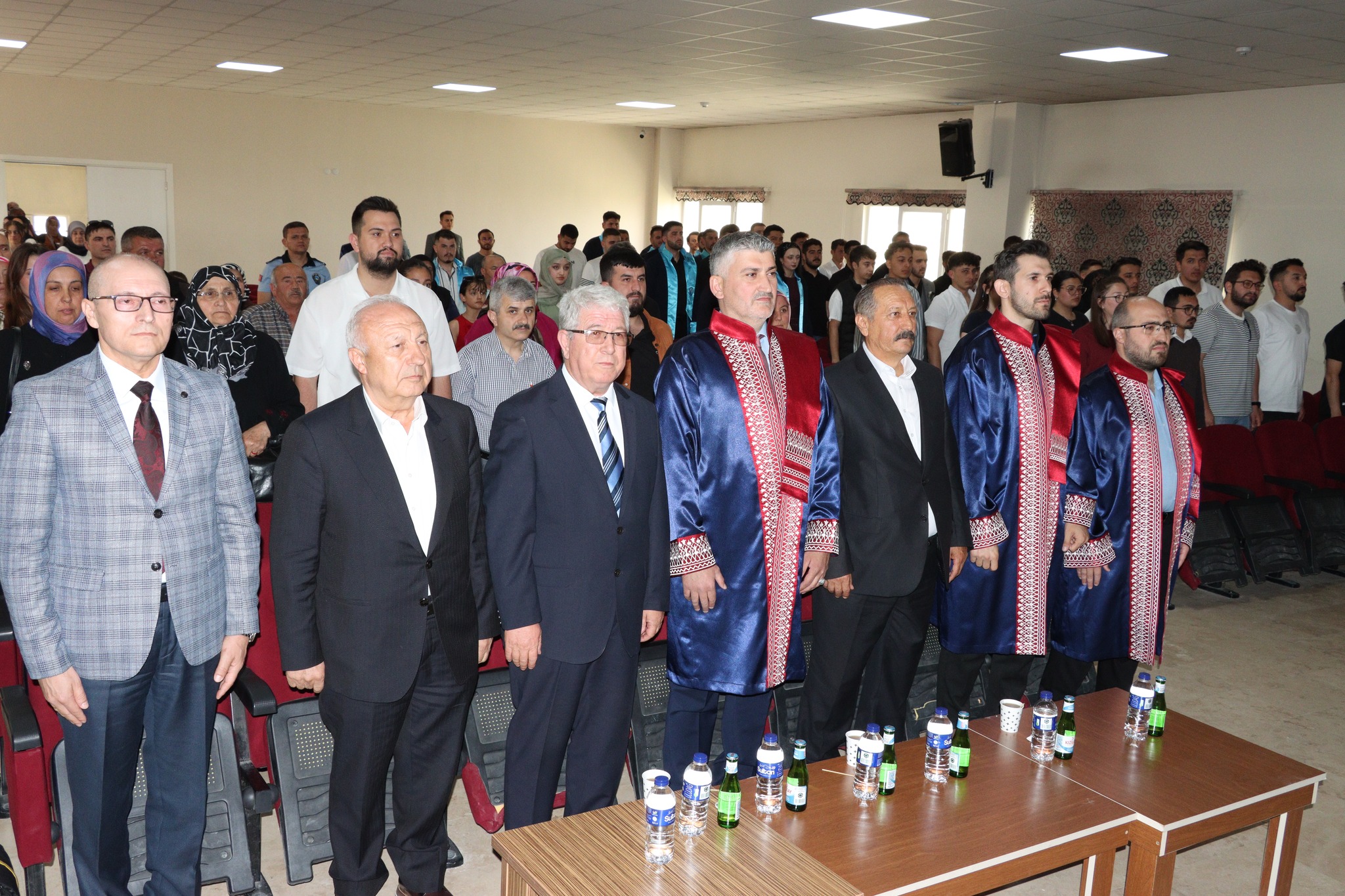İscehisar MYO'da Mezuniyet Coşkusu