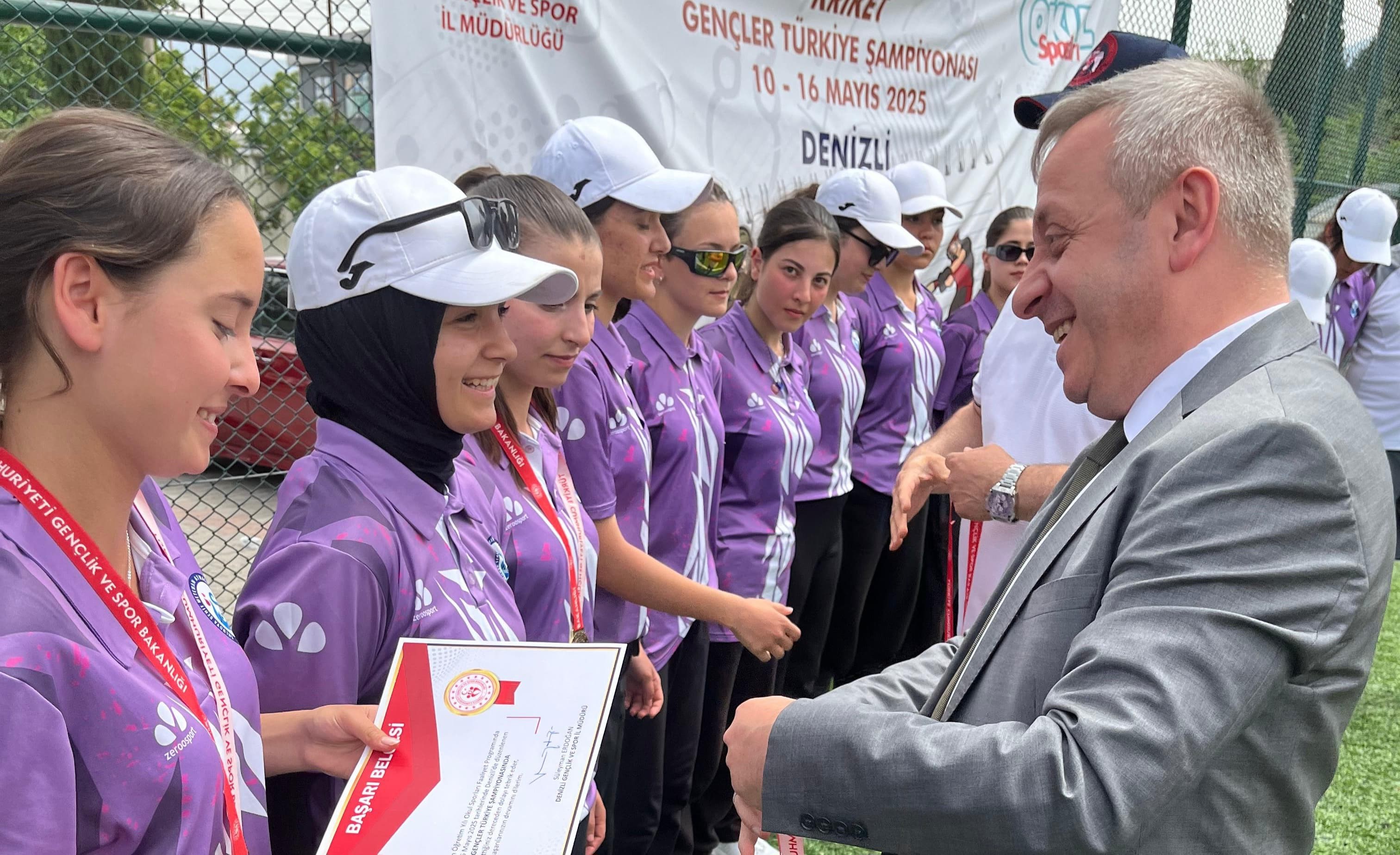 Krikette Türkiye Birinciliği Afyonkarahisar’ın! Afyonkarahisar Spor Lisesi Türkiye Şampiyonası’nda Zirveye Adını Yazdırdı