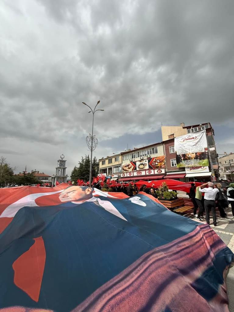 ŞUHUT’TA GENÇLİK YÜRÜYÜŞÜNE COŞKULU KATILIM