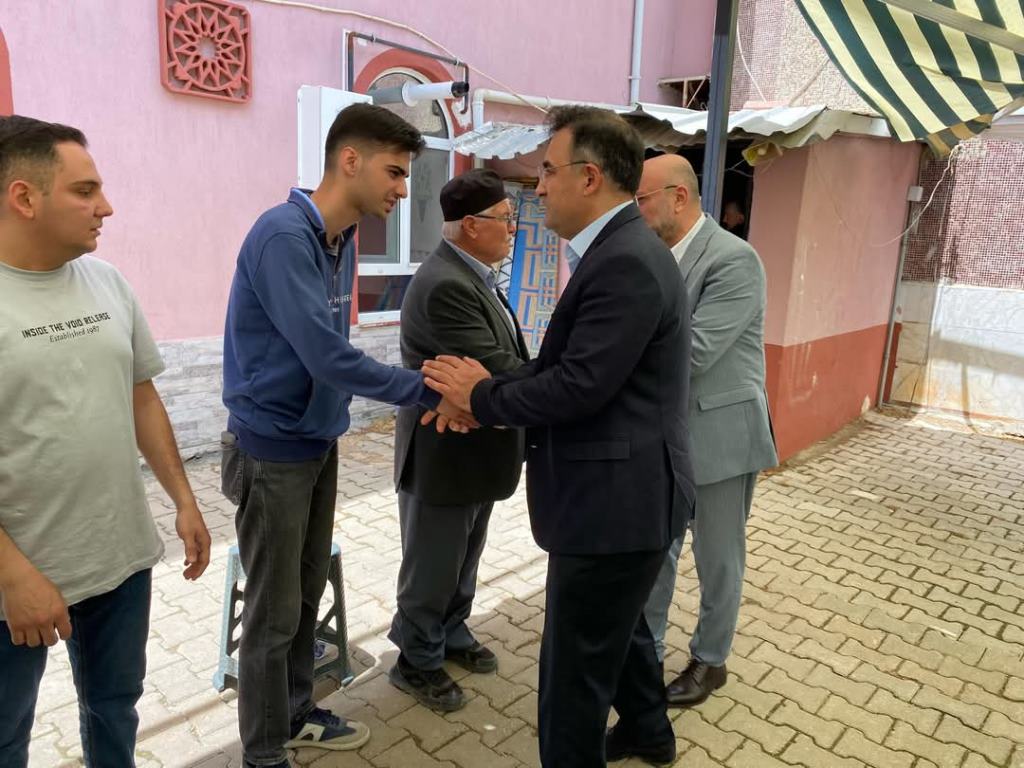 MİLLETVEKİLİ ARSLAN, BAŞMAKÇI’DA CENAZE TÖRENİNE KATILDI