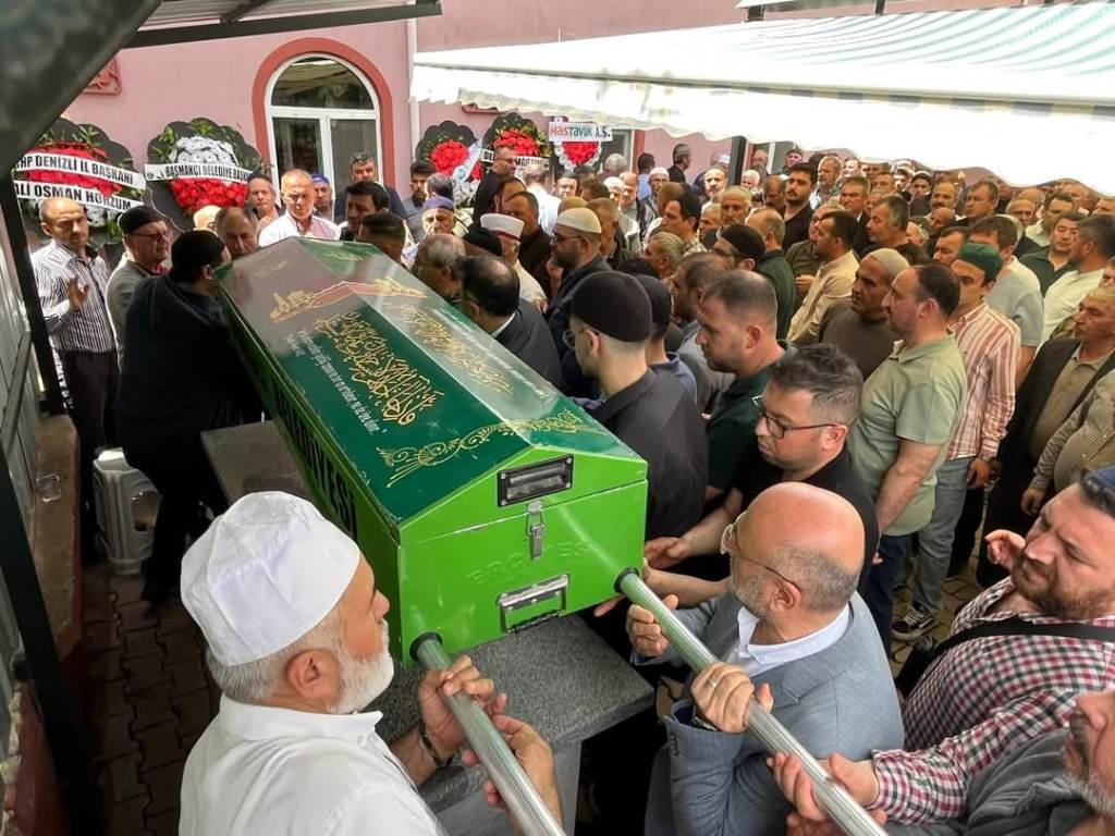MİLLETVEKİLİ ARSLAN, BAŞMAKÇI’DA CENAZE TÖRENİNE KATILDI
