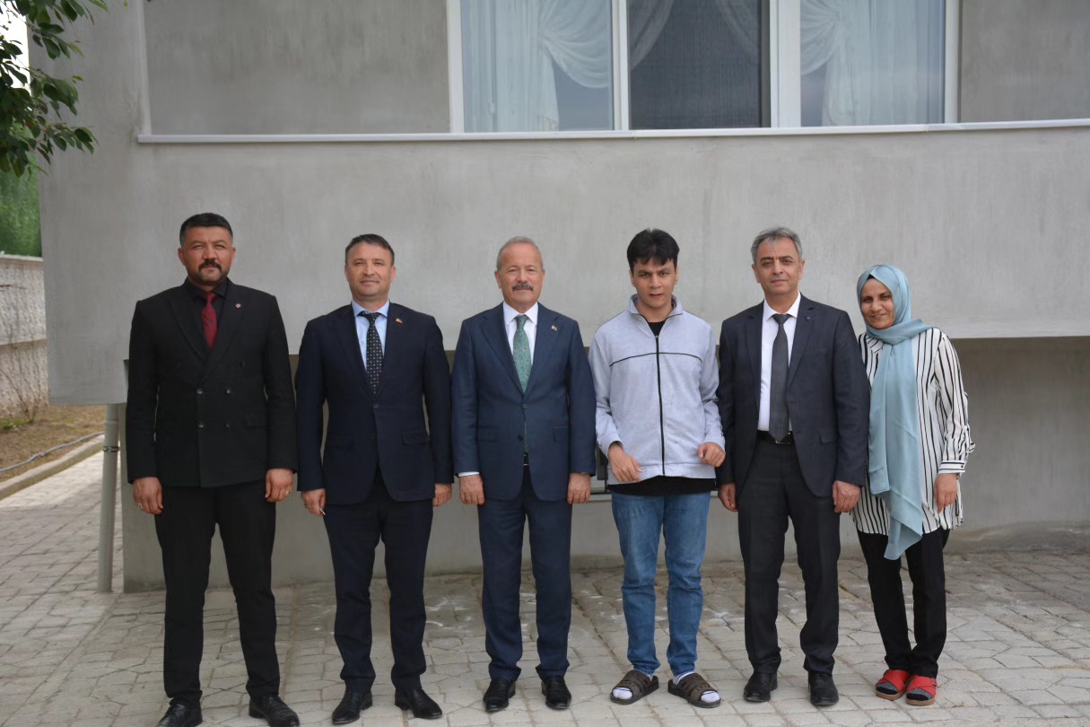 Milletvekili Taytak’tan Otizmli Müzik Dahisine Ziyaret