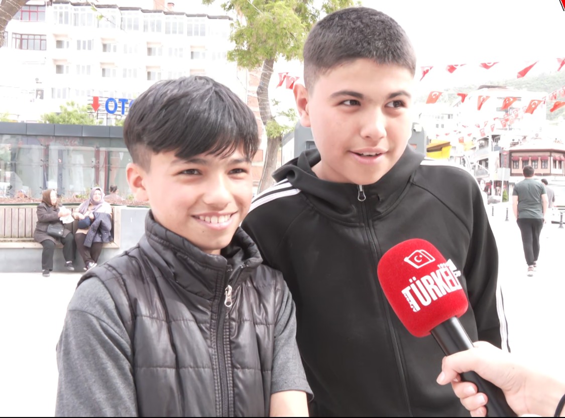 Afyonkarahisarlılar 19 Mayıs'ta Ata'sını Minnet Ve Gururla Andı
