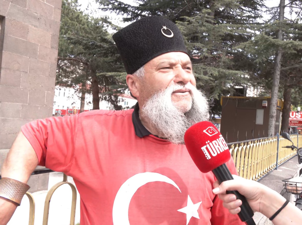 Afyonkarahisarlılar 19 Mayıs'ta Ata'sını Minnet Ve Gururla Andı