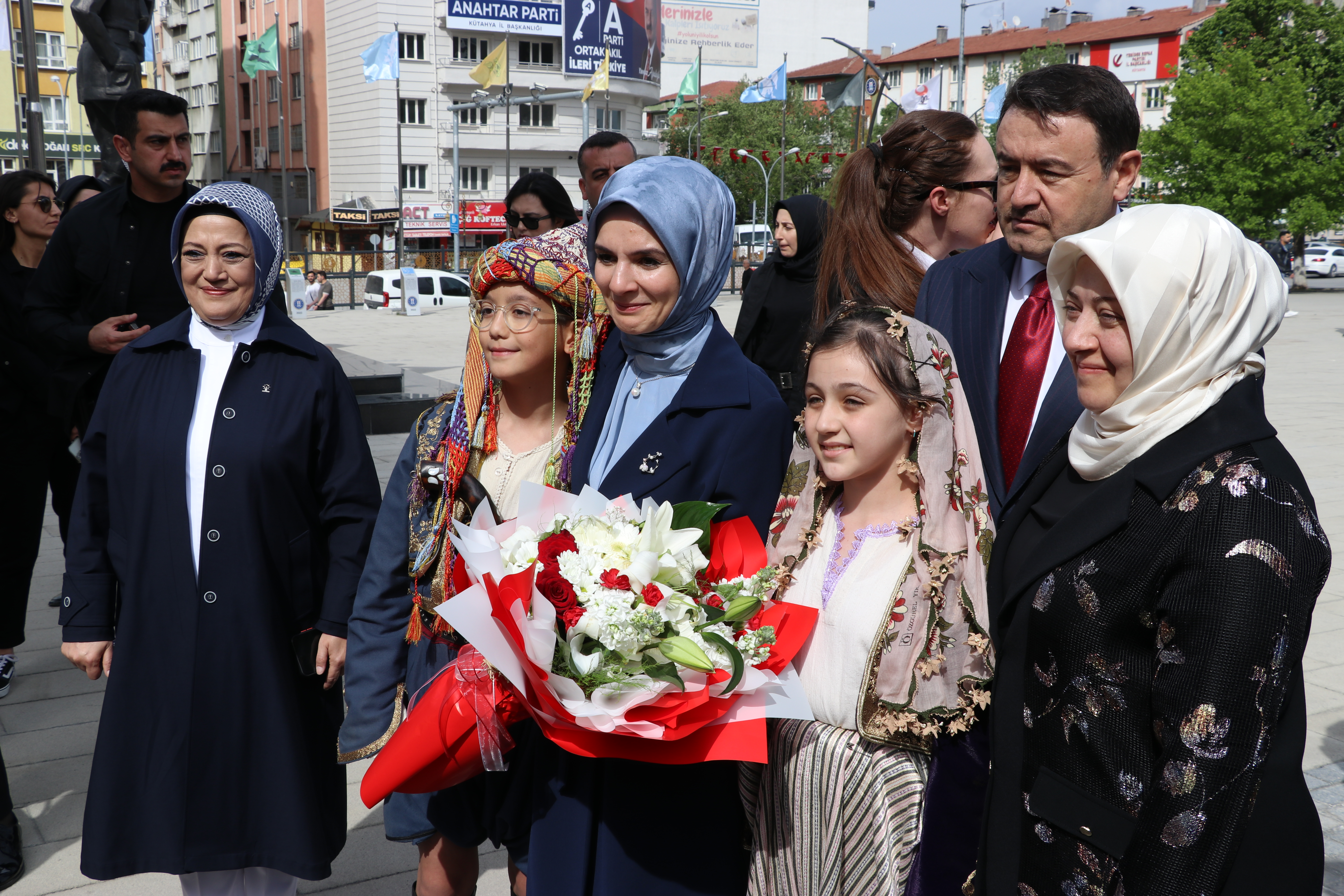 Aile ve Sosyal Hizmetler Bakanı Göktaş, Kütahya'da ziyaretlerde bulundu