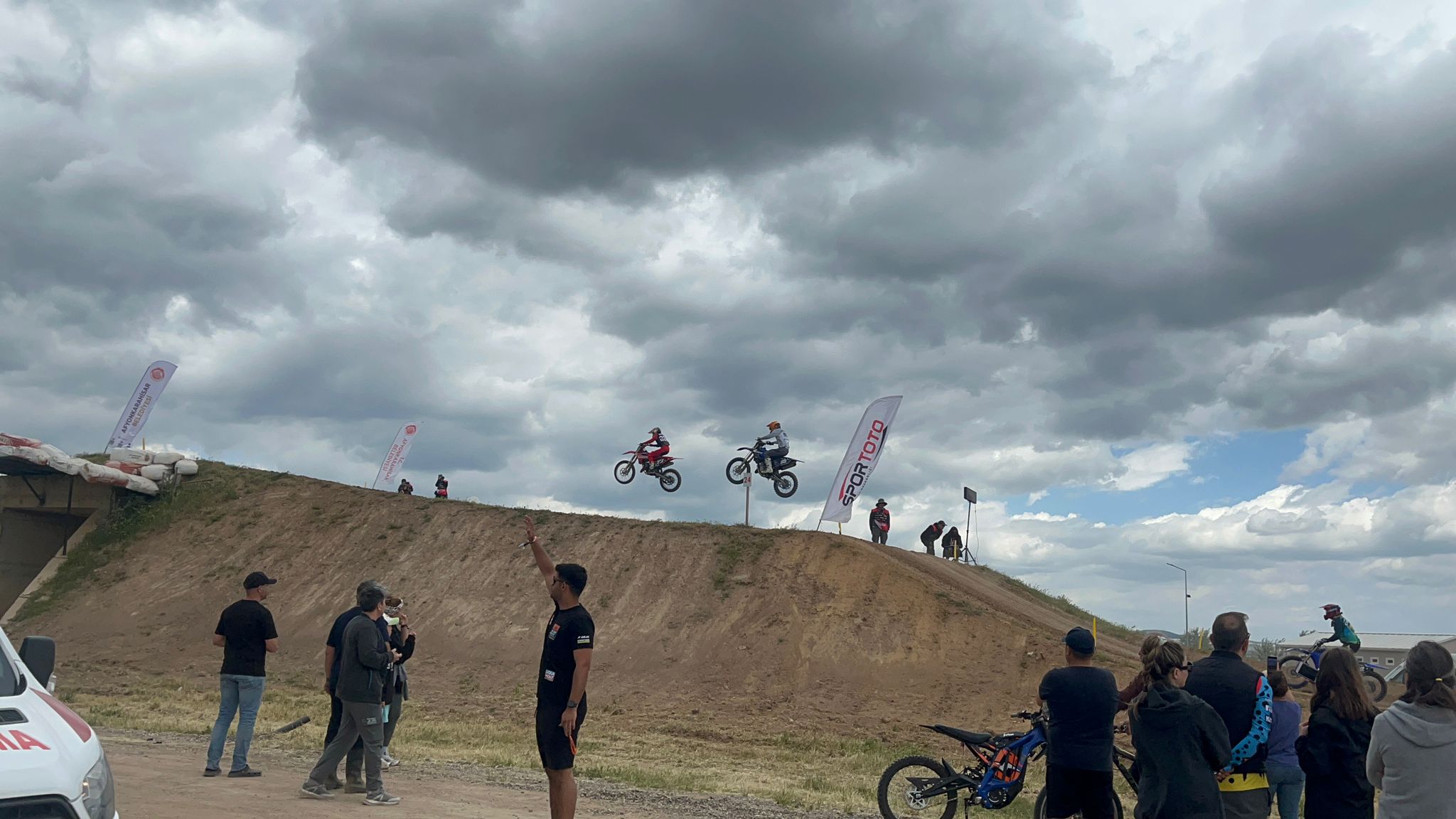 MOTOKROS  FİNAL TURU YARIŞLARI BAŞLADI