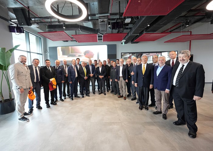 UEFA Kupası Zaferinin Efsaneleri Kemerburgaz Metin Oktay Tesisleri’nde Buluştu