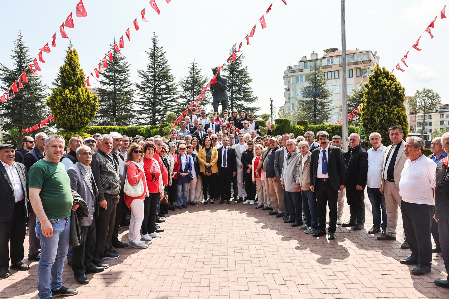 CHP'den 19 Mayıs'ta Atatürk Anıtı'na Çelenk Sundu