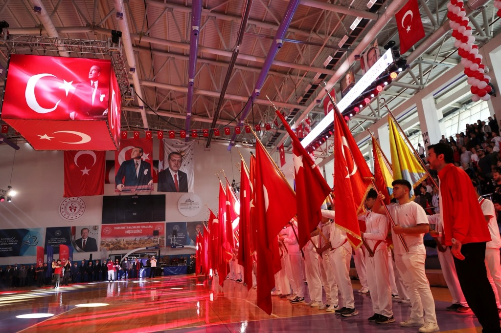 AFYONKARAHİSAR'DA 19 MAYIS COŞKUYLA KUTLANDI