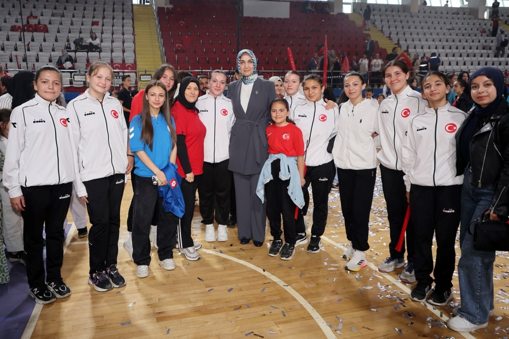 AFYONKARAHİSAR'DA 19 MAYIS COŞKUYLA KUTLANDI