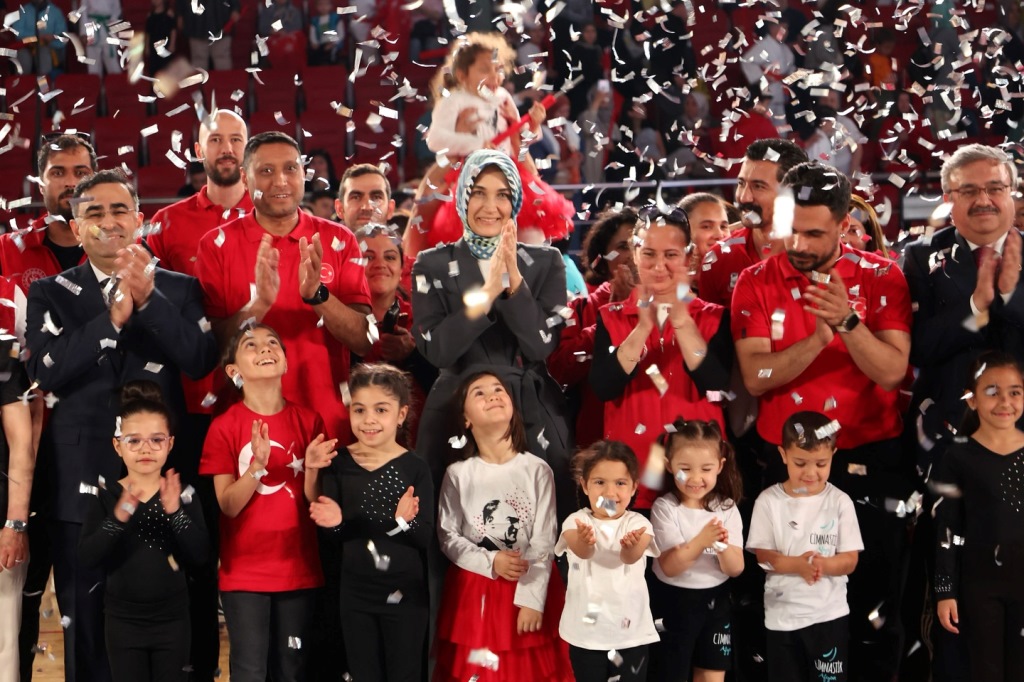 AFYONKARAHİSAR'DA 19 MAYIS COŞKUYLA KUTLANDI