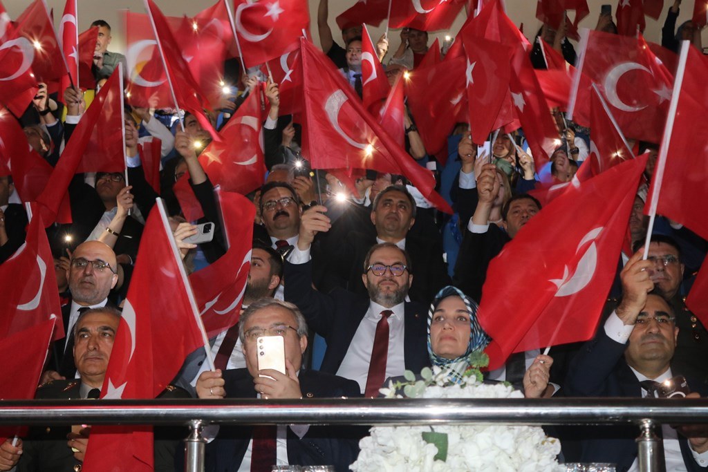 AFYONKARAHİSAR'DA 19 MAYIS COŞKUYLA KUTLANDI