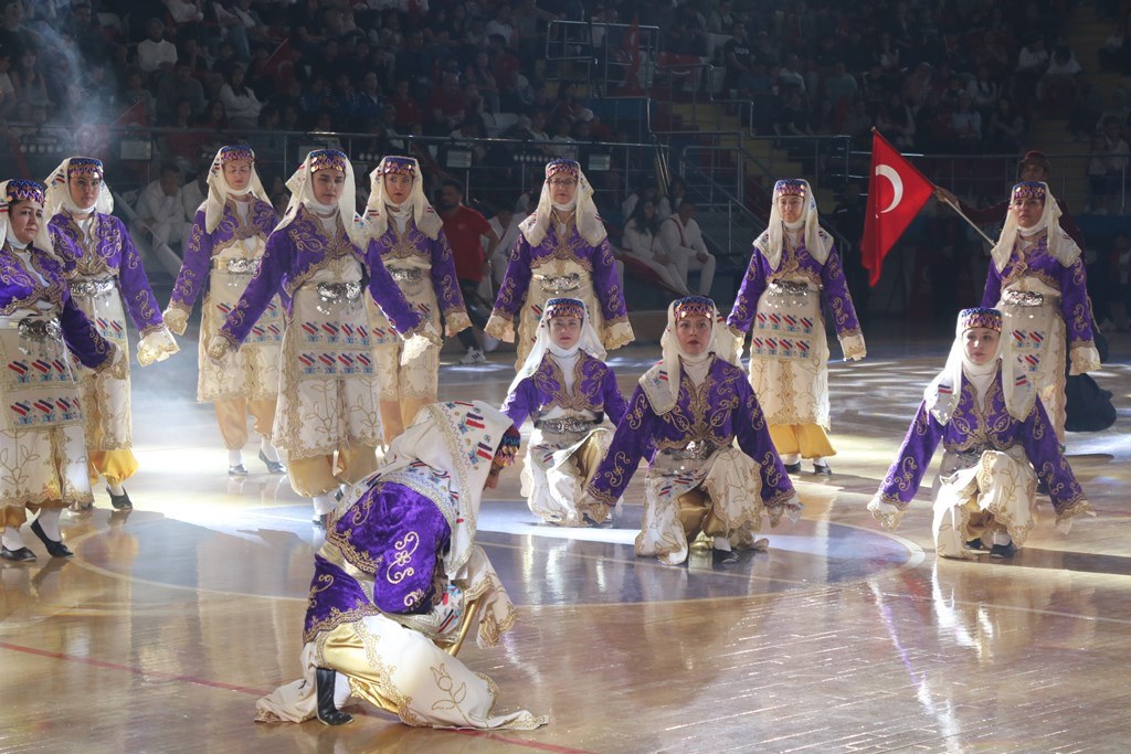 AFYONKARAHİSAR'DA 19 MAYIS COŞKUYLA KUTLANDI