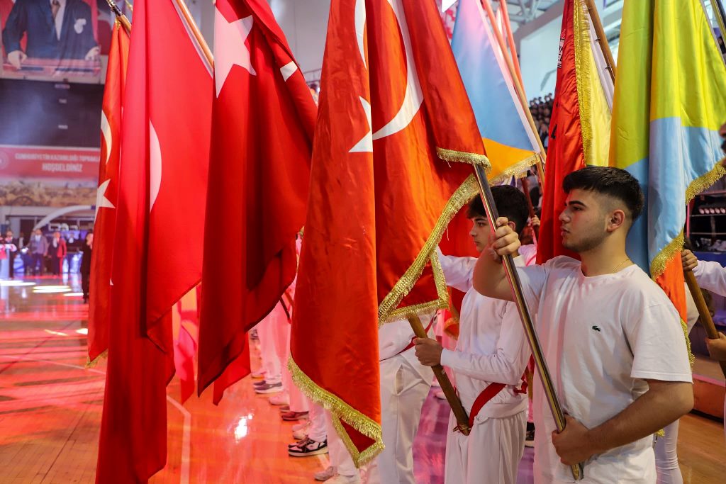 AFYONKARAHİSAR'DA 19 MAYIS COŞKUYLA KUTLANDI