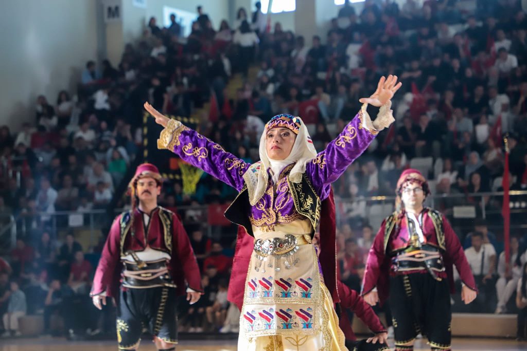 AFYONKARAHİSAR'DA 19 MAYIS COŞKUYLA KUTLANDI