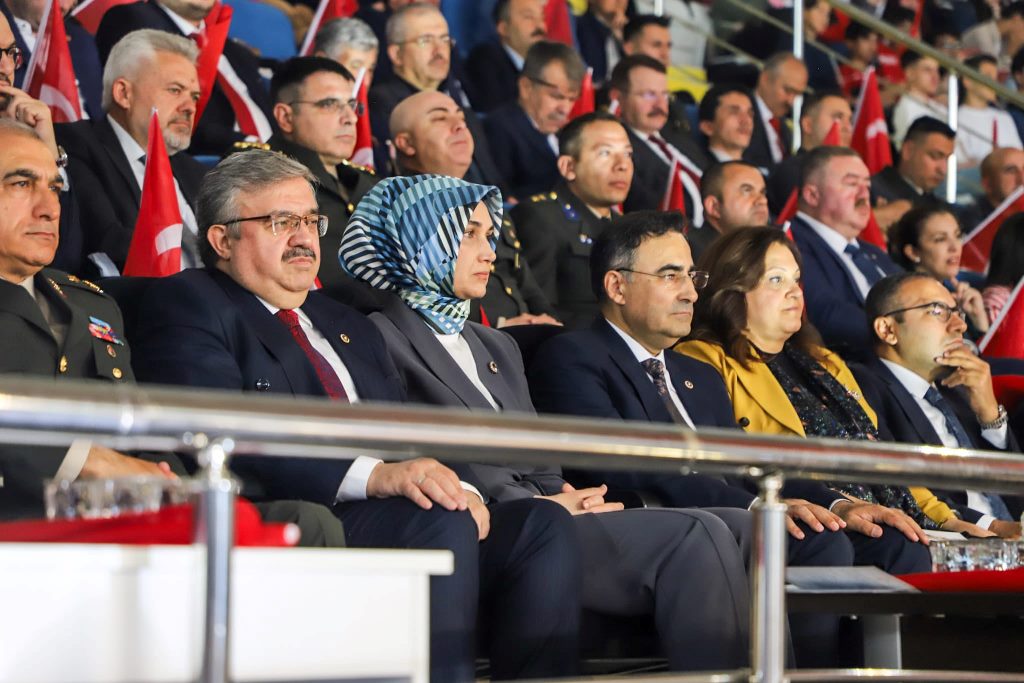 AFYONKARAHİSAR'DA 19 MAYIS COŞKUYLA KUTLANDI