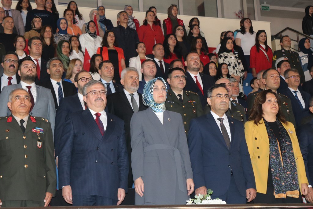 AFYONKARAHİSAR'DA 19 MAYIS COŞKUYLA KUTLANDI