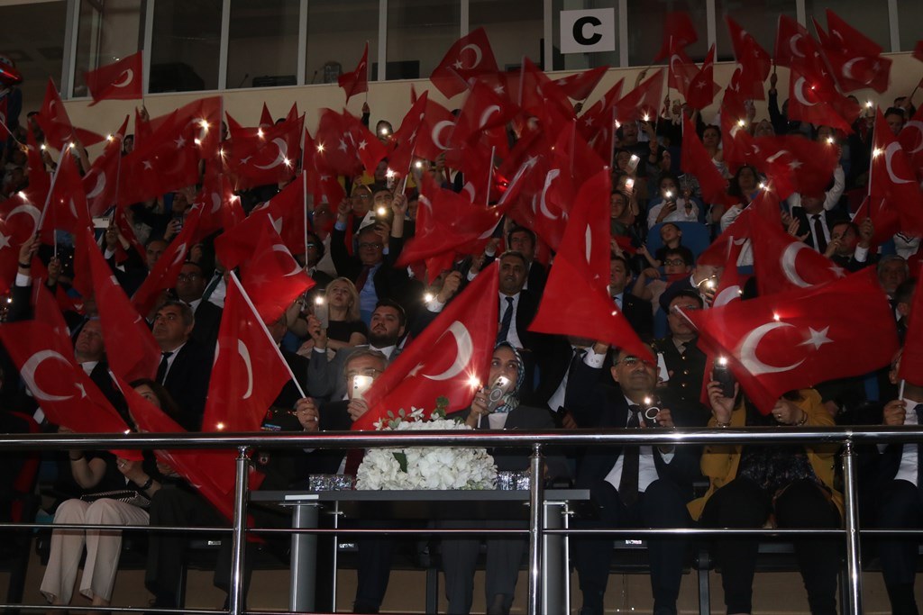 AFYONKARAHİSAR'DA 19 MAYIS COŞKUYLA KUTLANDI