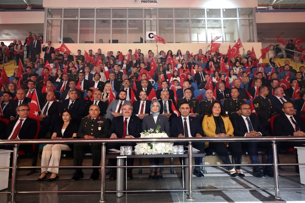 AFYONKARAHİSAR'DA 19 MAYIS COŞKUYLA KUTLANDI