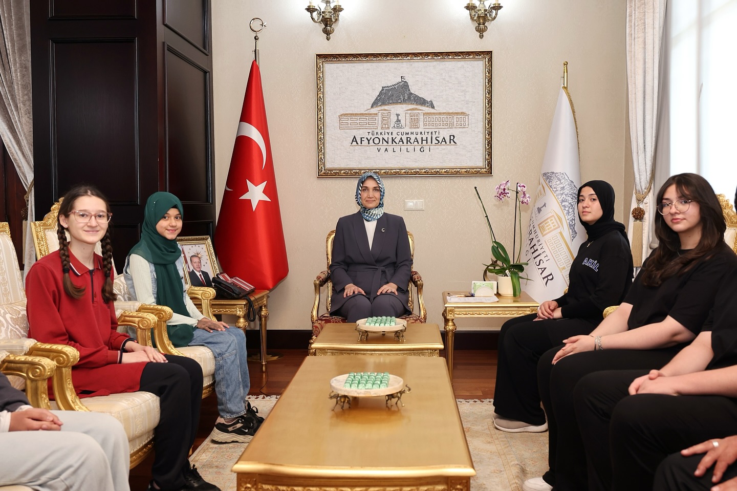 Vali Yiğitbaşı, Yarışmada Dereceye Giren Öğrencileri Kabul Etti