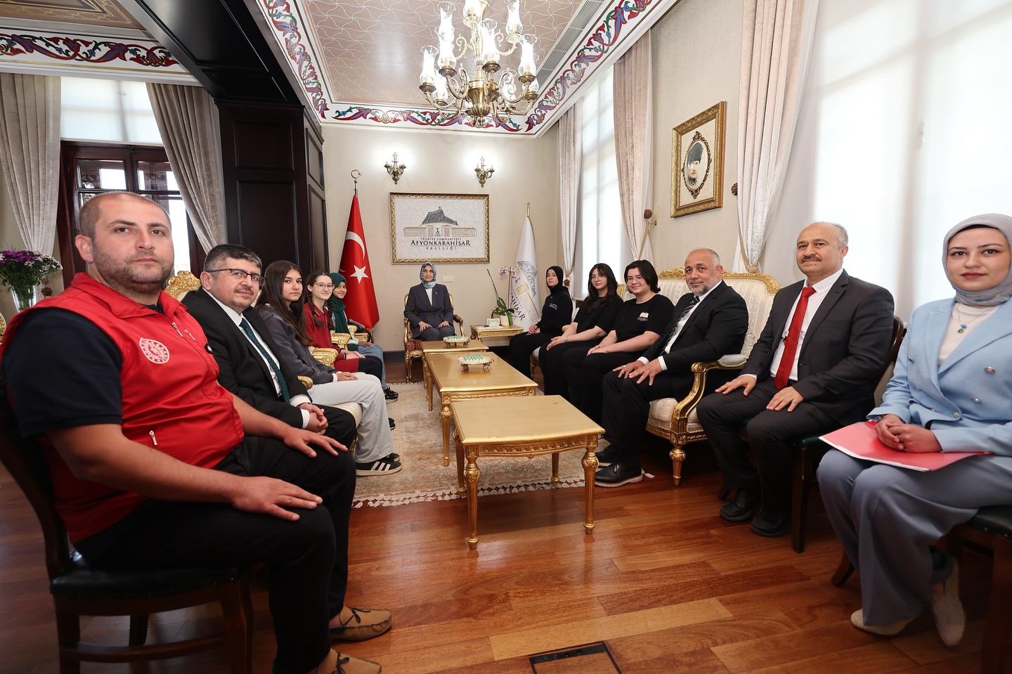 Vali Yiğitbaşı, Yarışmada Dereceye Giren Öğrencileri Kabul Etti